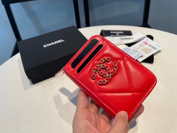 シャネル財布側面デザイン